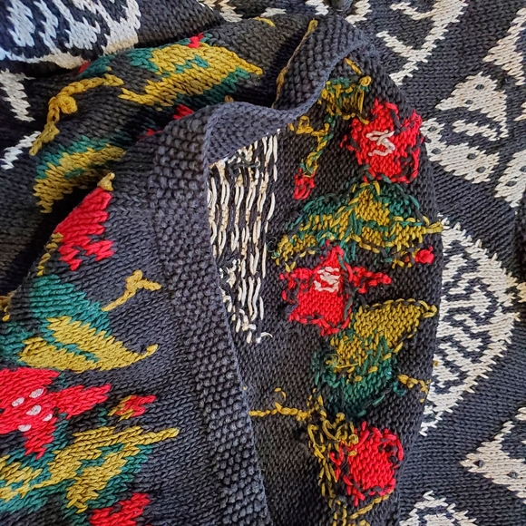 Vintage Express Internationale Handknitted Sweater Black Chunky Cable Knit Small - Picture 9 of 9